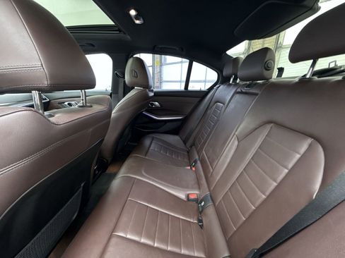 Used 2019 BMW 330i Sedan w/ Premium Package image 32