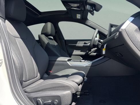New 2026 BMW i4 eDrive40 w/ Parking Assistance Package RWD image 21