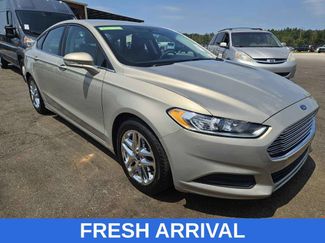 Used 2016 Ford Fusion SE FWD video 1