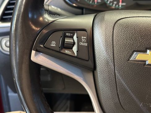 Used 2019 Chevrolet Trax LT w/ LT Convenience Package AWD/4WD image 10
