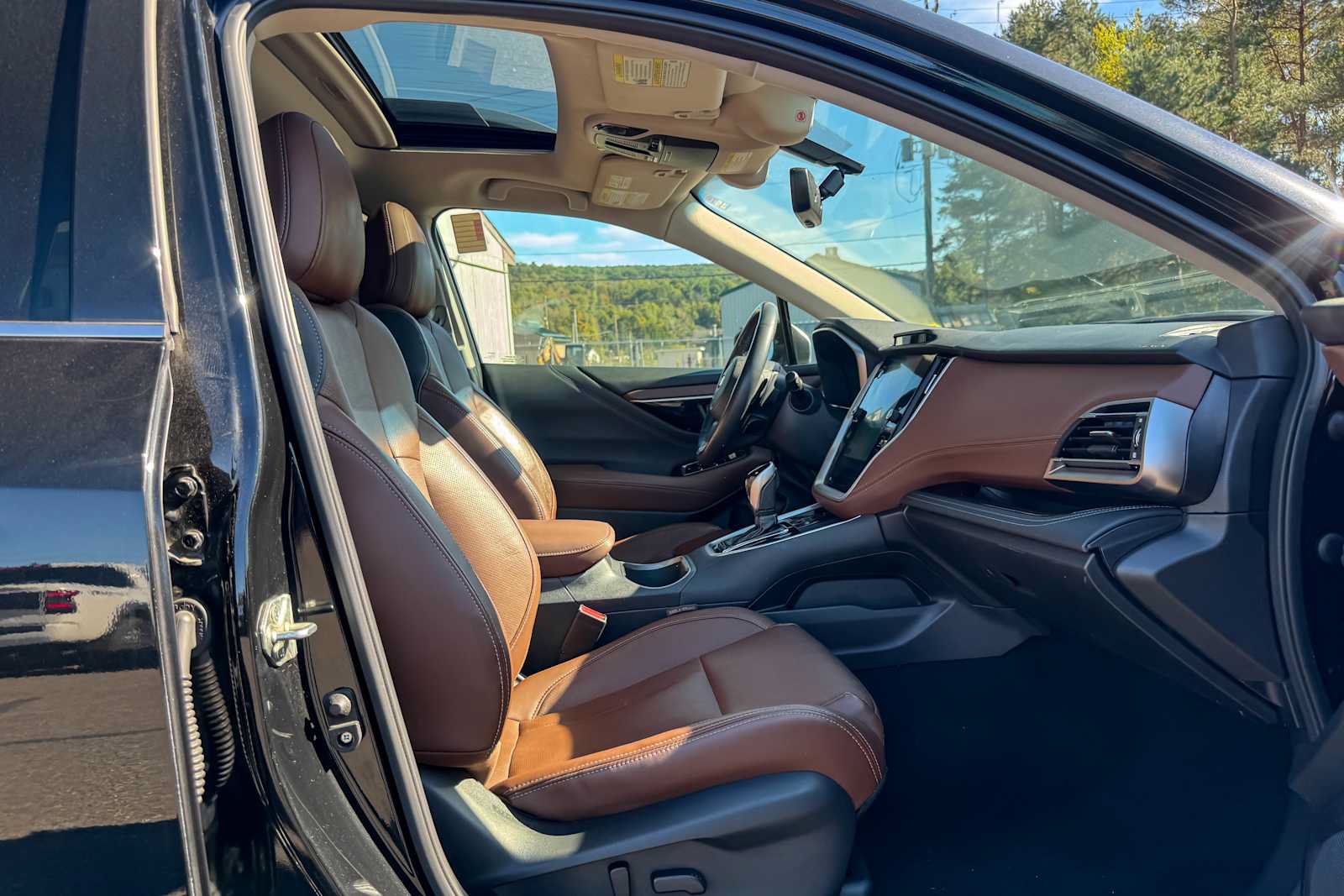 Certified 2022 Subaru Outback Touring AWD/4WD image 9