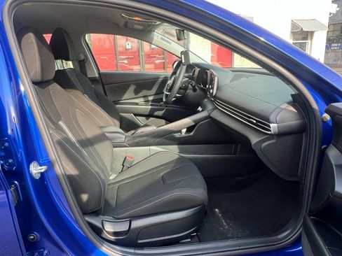 Used 2023 Hyundai Elantra SEL image 30