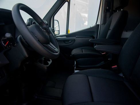 Used 2024 Mercedes-Benz Sprinter 144 Cargo image 33