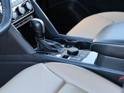 Used 2023 Volkswagen Atlas Cross Sport SEL image 19