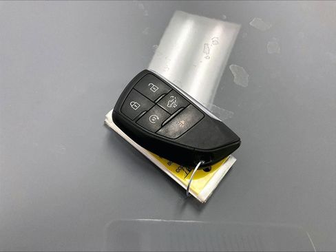 Used 2024 Chevrolet Silverado 1500 Custom image 9