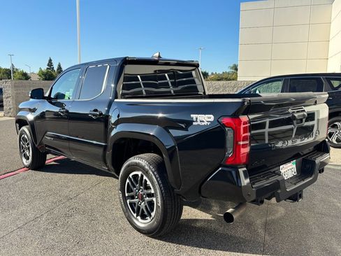 Used 2025 Toyota Tacoma TRD Sport w/ TRD Sport Upgrade Package AWD/4WD image 7
