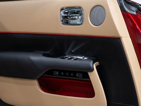 Used 2019 Rolls-Royce Wraith RWD image 24
