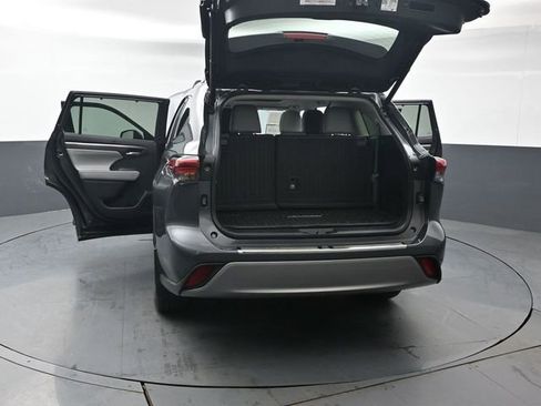 Used 2023 Toyota Highlander Platinum AWD/4WD image 57