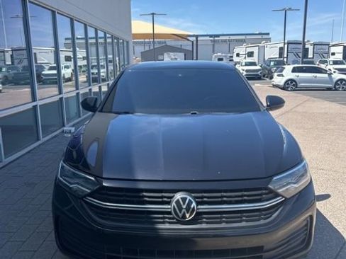 Used 2023 Volkswagen Jetta Sport image 1