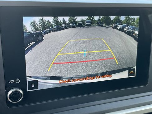 Used 2024 Toyota Tacoma SR image 17