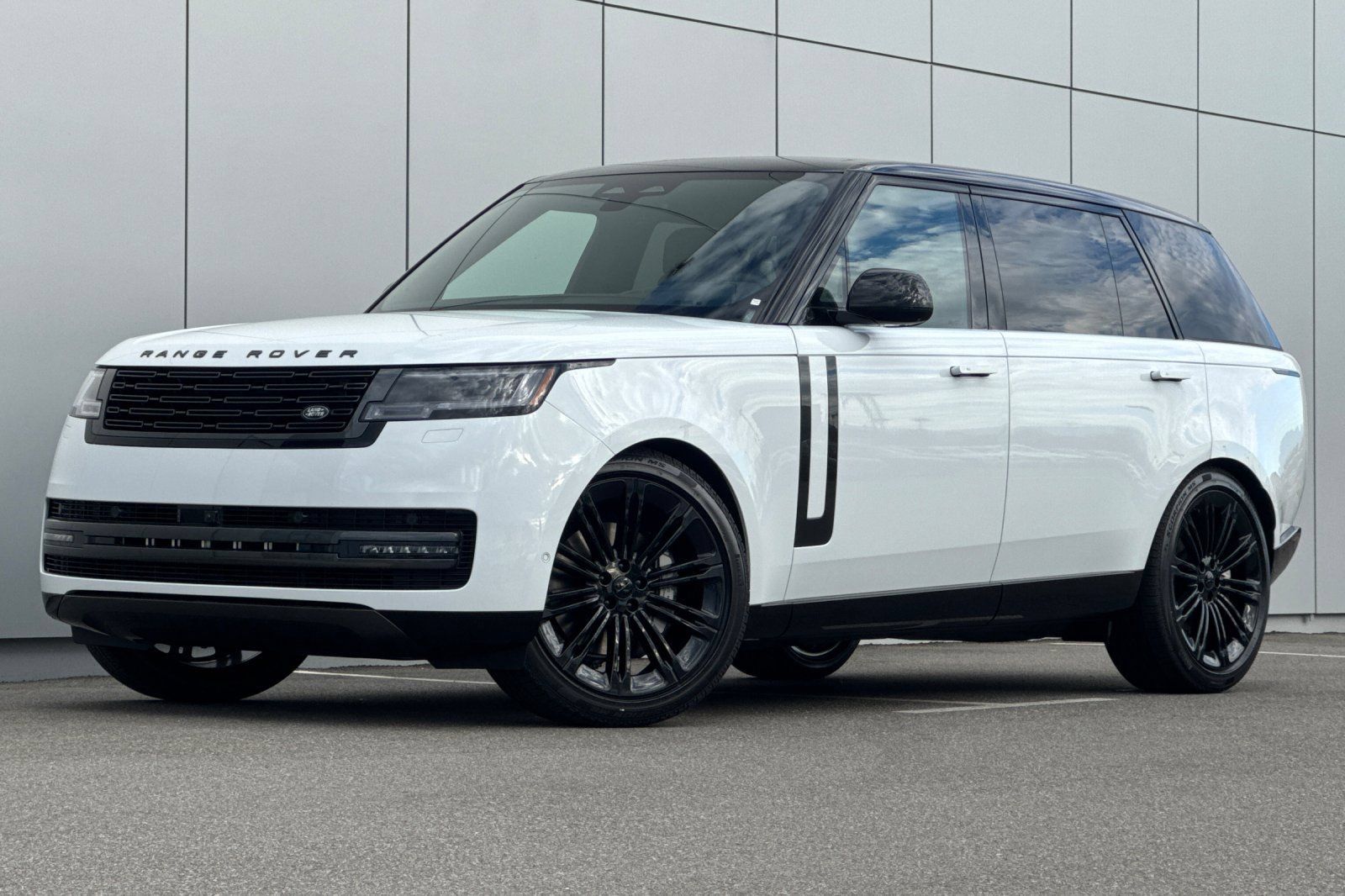 New 2026 Land Rover Range Rover Long Wheelbase SE AWD/4WD image 1