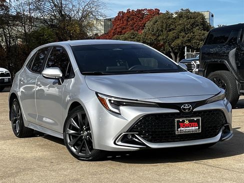 Used 2023 Toyota Corolla XSE image 2