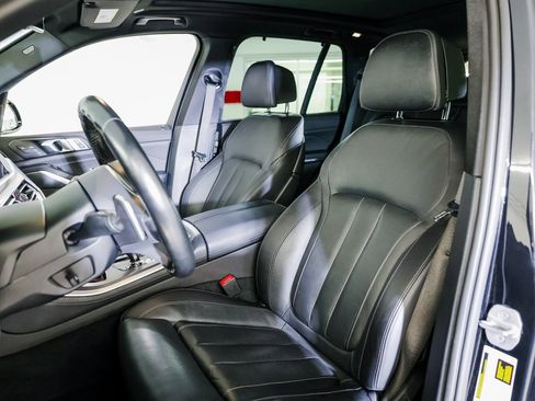 Used 2022 BMW X5 M50i w/ Executive Package image 5