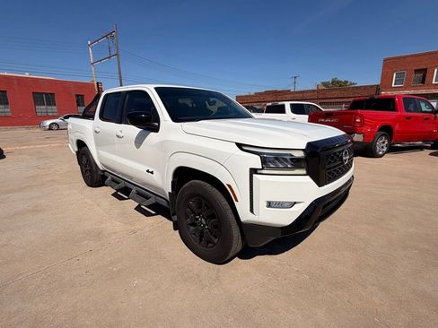 Certified 2023 Nissan Frontier SV w/ Midnight Edition Package AWD/4WD image 11