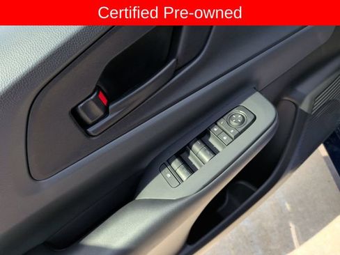 Used 2025 Toyota Prius LE FWD image 10