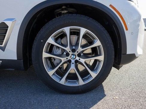 New 2026 BMW X5 xDrive50e image 11