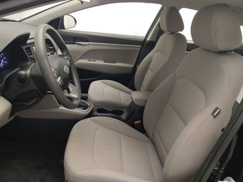 Used 2019 Hyundai Elantra SE image 17