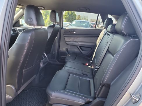 Used 2021 Volkswagen Atlas Cross Sport SE image 15