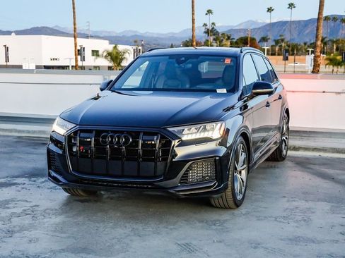 Used 2023 Audi SQ7 Prestige w/ Prestige Package image 4