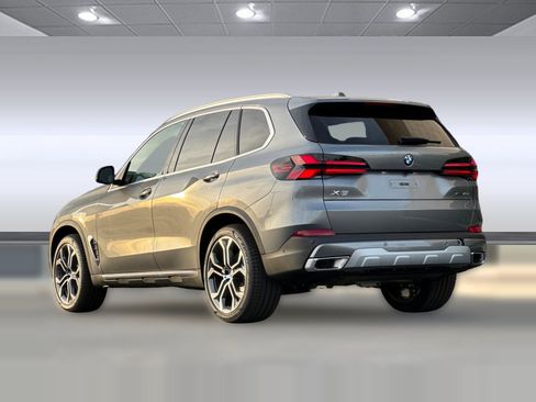 Used 2026 BMW X5 xDrive40i AWD/4WD image 3