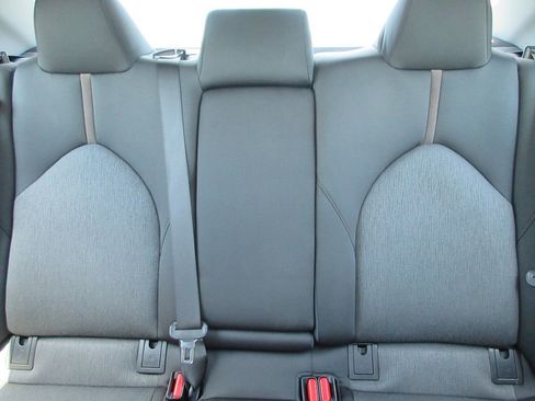 Used 2019 Toyota Camry LE FWD image 18