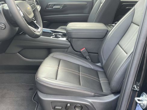 New 2025 Chevrolet Suburban High Country image 7