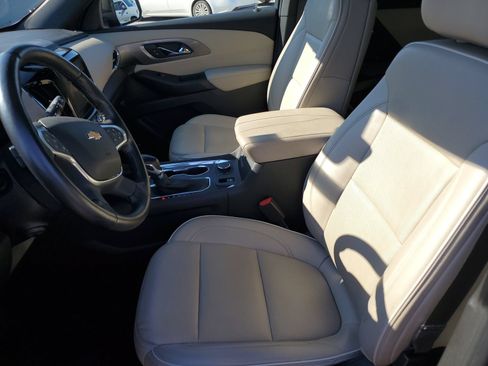 Used 2022 Chevrolet Traverse Premier FWD image 18