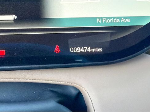 Used 2025 Land Rover Range Rover SE image 40