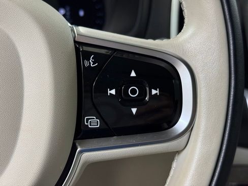 Used 2024 Volvo XC90 B6 Plus AWD/4WD image 39