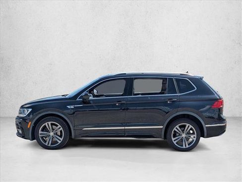 Used 2018 Volkswagen Tiguan SEL w/ R-Line Package FWD image 8