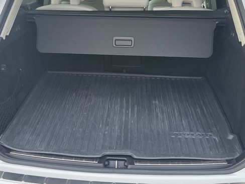 Certified 2023 Volvo XC60 B5 Ultimate w/ Protection Package Premier image 12