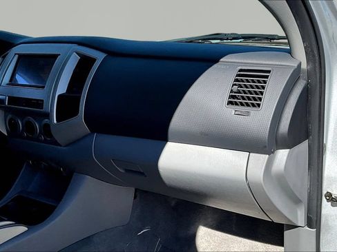 Used 2006 Toyota Tacoma PreRunner RWD image 22