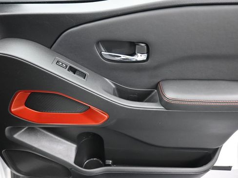 Used 2024 Nissan Frontier PRO-4X w/ Technology Package image 45