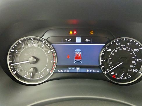 Used 2024 Nissan Armada Platinum w/ Captain's Chairs Package image 15