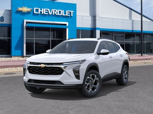 New 2026 Chevrolet Trax LT w/ Driver Confidence Package FWD image 6
