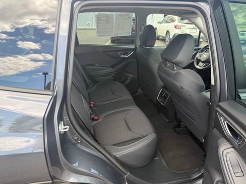 Used 2023 Subaru Forester Premium AWD/4WD image 10