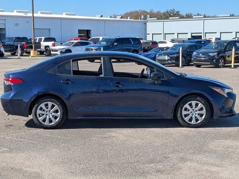 Used 2020 Toyota Corolla LE image 4