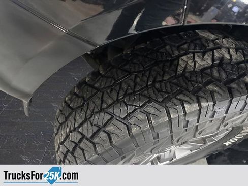 Used 2014 Nissan Frontier PRO-4X image 40