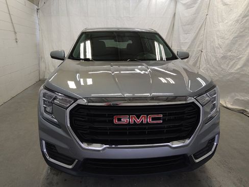 Used 2024 GMC Terrain SLE image 14