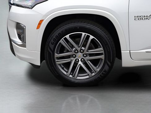Used 2023 Chevrolet Traverse High Country w/ LPO, Floor Liner Package AWD/4WD image 3
