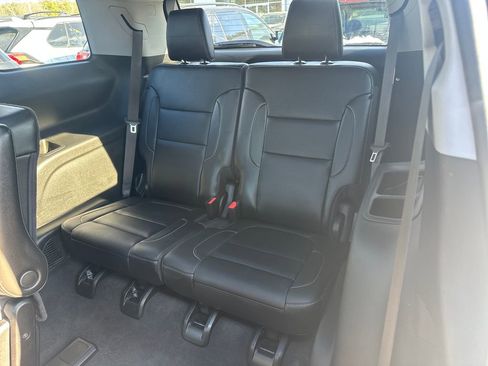 Used 2023 GMC Acadia SLT w/ Elevation Edition image 33