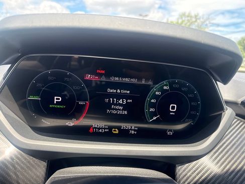 Used 2022 Audi e-tron GT Prestige AWD/4WD image 10