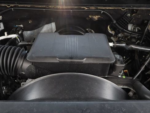 Used 2022 Chevrolet Silverado 2500 LT AWD/4WD image 29