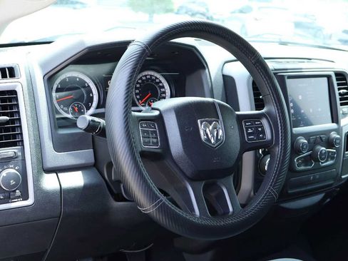 Used 2016 RAM 1500 Express RWD image 2