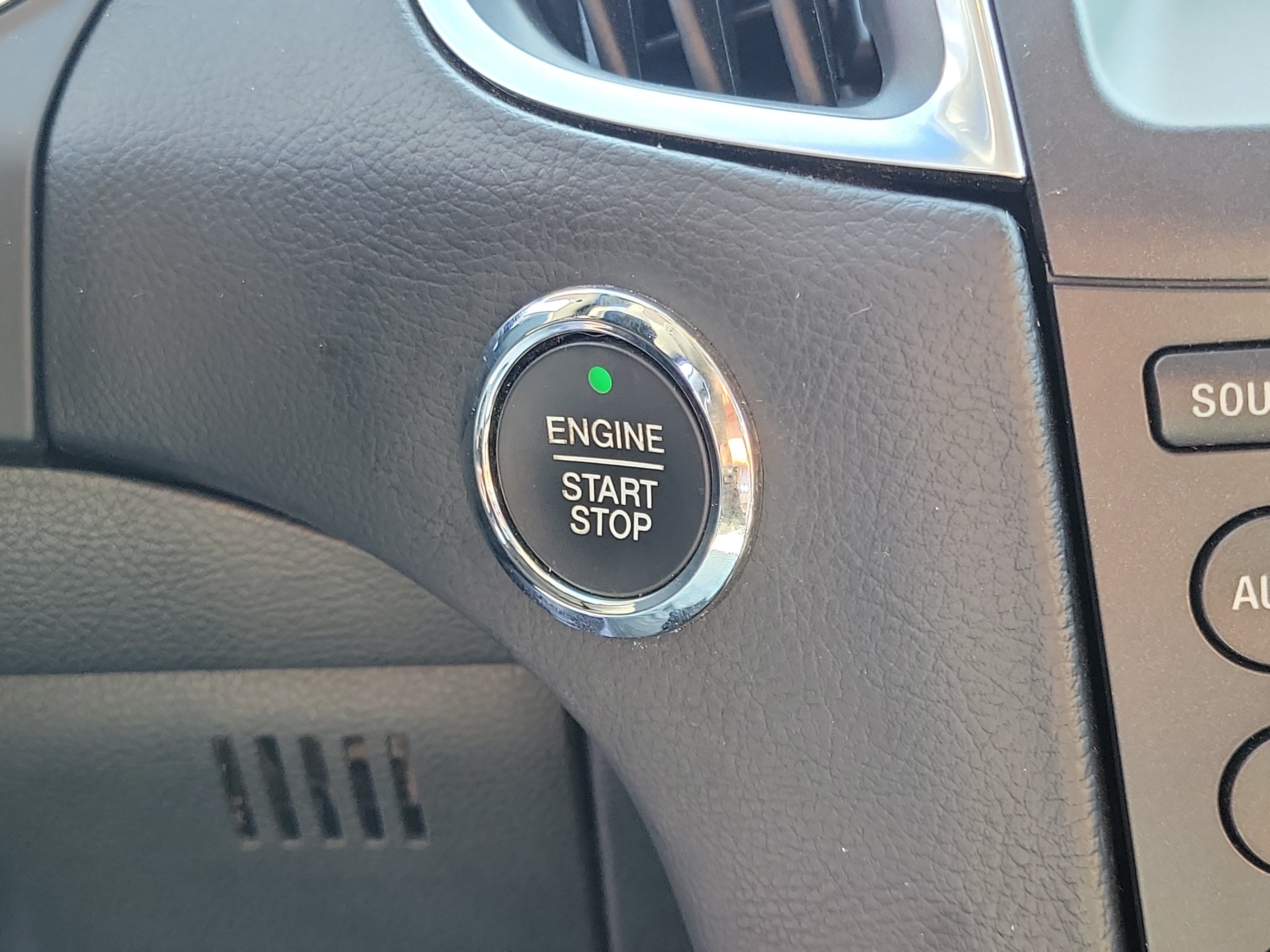 Used 2016 Ford Edge Titanium w/ Equipment Group 302A FWD image 28