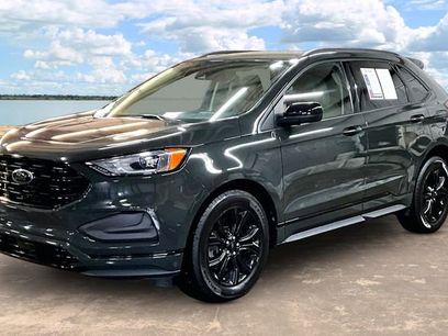 Used 2022 Ford Edge SE w/ Black Appearance Package