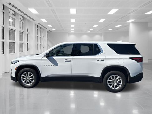 Used 2022 Chevrolet Traverse LS FWD image 8