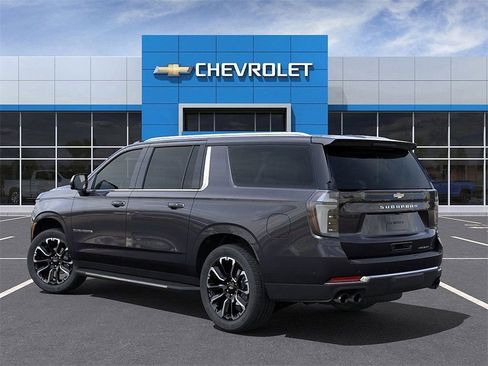 New 2025 Chevrolet Suburban Premier image 3