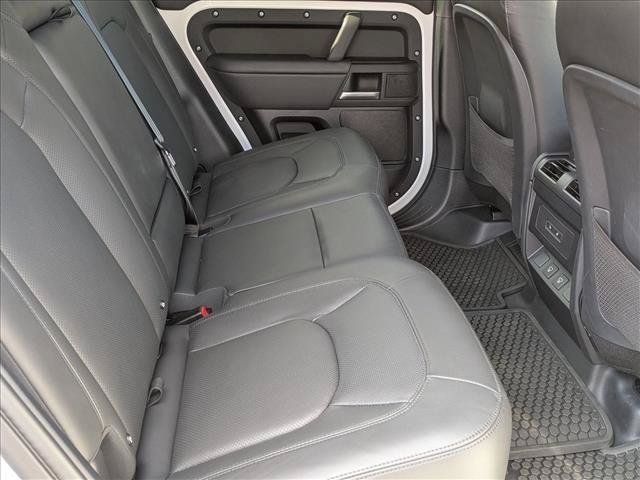 Certified 2025 Land Rover Defender 110 X-Dynamic SE AWD/4WD image 21