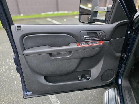 Used 2011 Chevrolet Silverado 3500 LTZ image 30